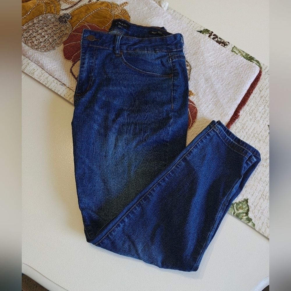 Tahari Kelly classic Skinny